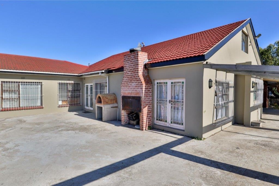 9 Bedroom Property for Sale in Schaap Kraal Western Cape